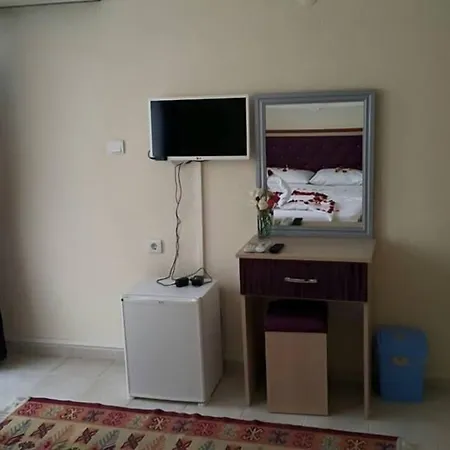 Our Place 酒店 厄吕代尼兹