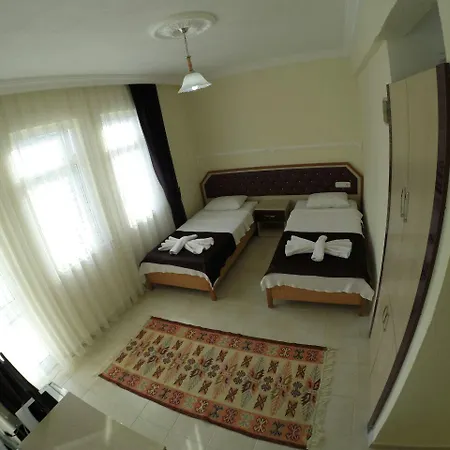 Our Place 酒店 厄吕代尼兹